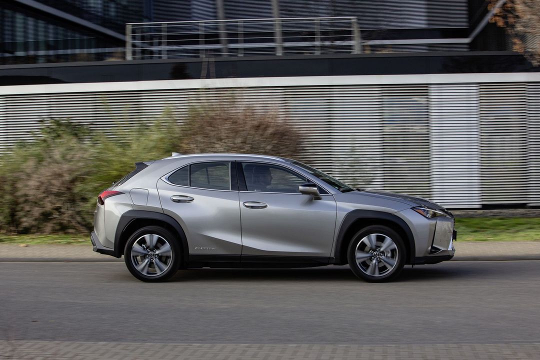 69665-lexus-ux-ev-064