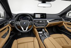 P90389076_highRes_the-new-bmw-540i-sed