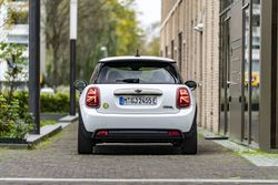 P90487892_highRes_mini-cooper-se-resol