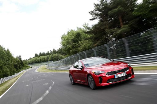 Kia-Stinger-at-Nurburgring_2