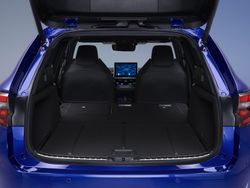 76914-2022-corolla-touring-sports-wp-027-web-lr