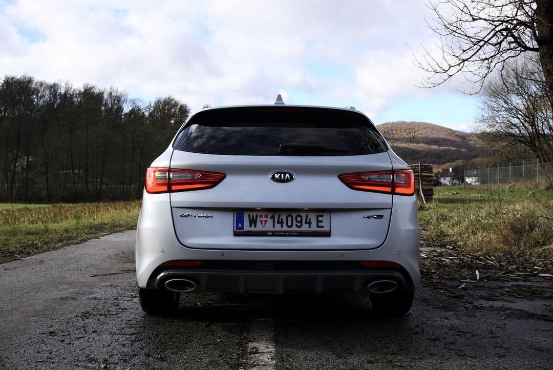 KIA-Optima-RearS