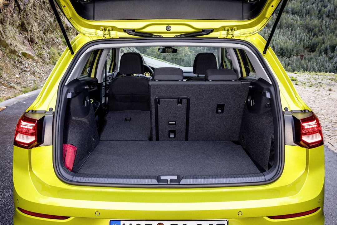 DB2019AU02103_medium