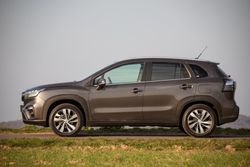 Suzuki_S-Cross_049
