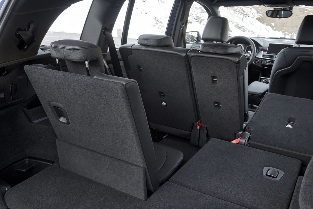 P90288939_highRes_the-new-bmw-2-series