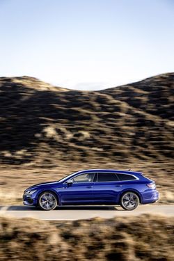 DB2021AU00146_medium