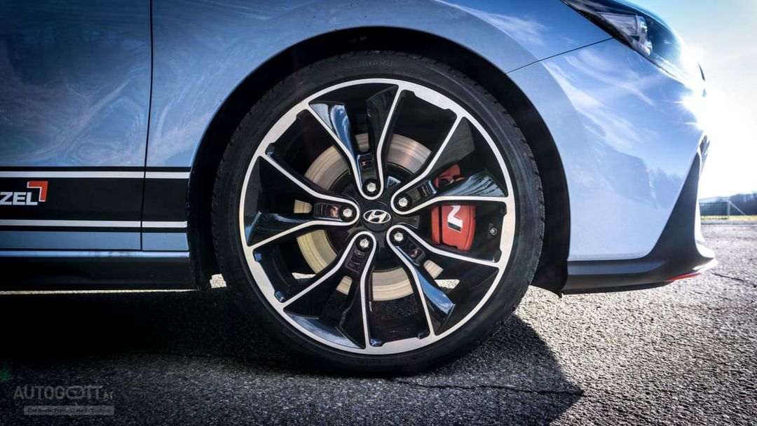 Hyundai-i30N-Performance-14