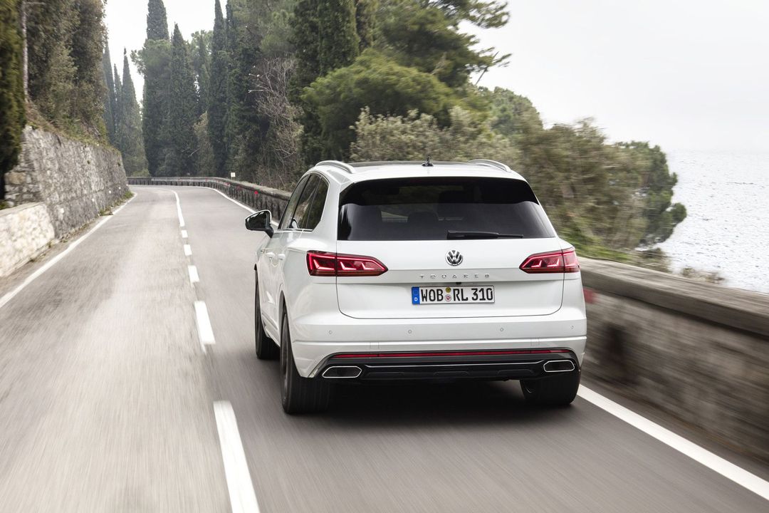 DB2018AU00379_medium