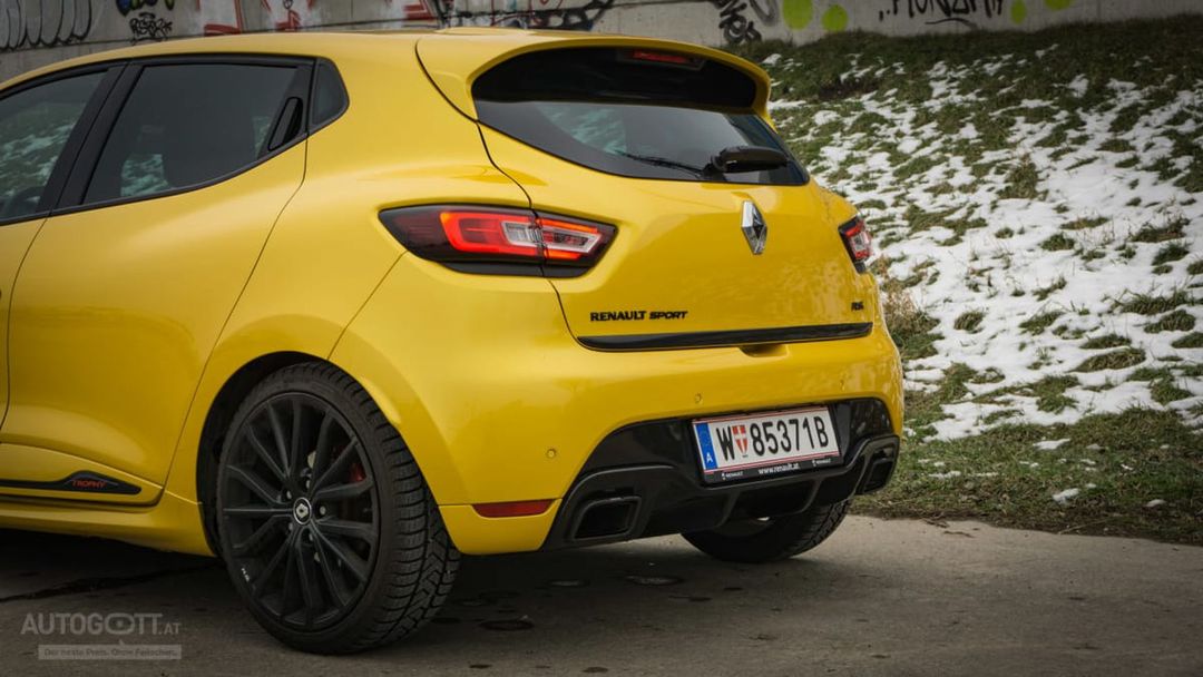 Renault-Clio-RS-220-Trophy-7