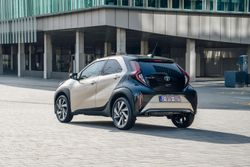 75919-2022aygoxdplstaticginger006-web-lr