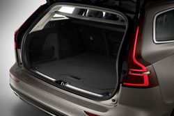 223558_New_Volvo_V60_exterior
