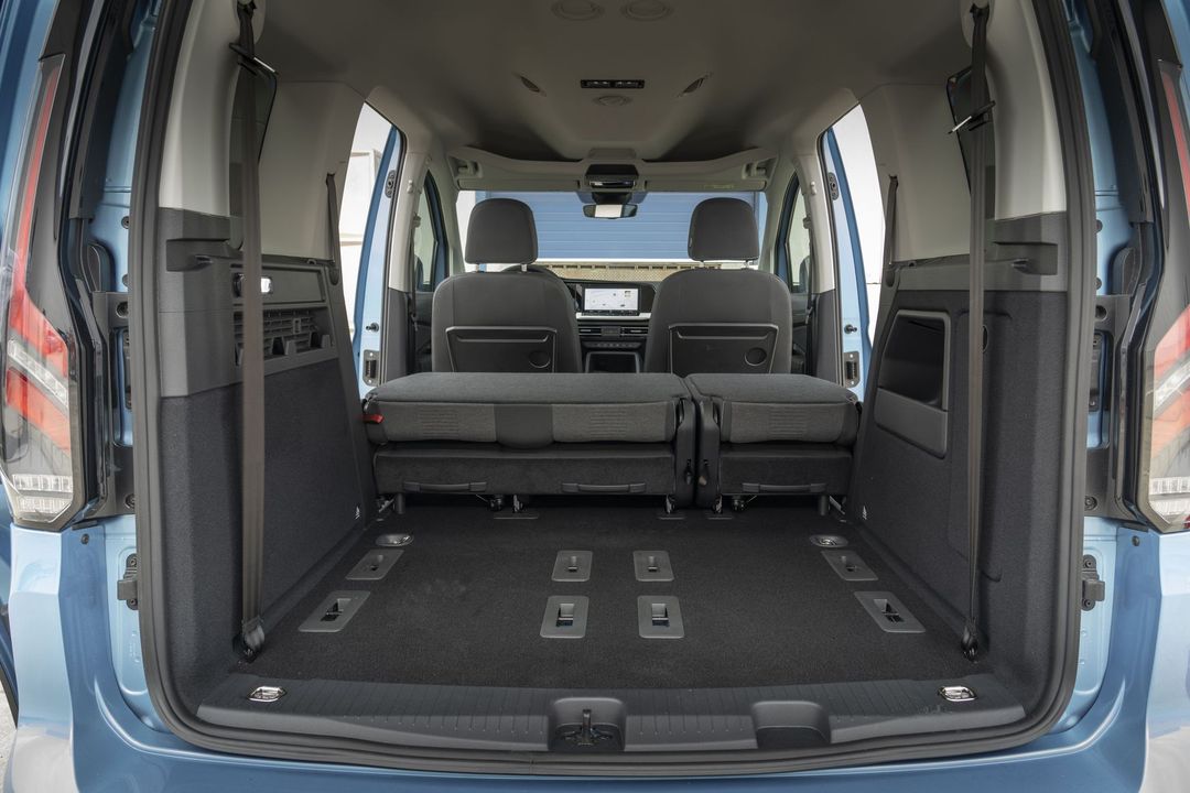 2022_FORD_TOURNEOCONNECT__ACTIVE__INT_31