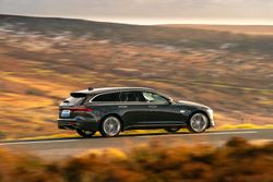 Jag_XF_Sportbrake_21MY_Driving_270121_0828