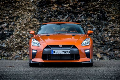 Nissan-GTR-2017