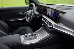 P90479582_highRes_the-new-bmw-3-series