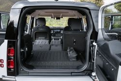 DEF_110_PHEV_22MY_INTERIOR_140721_21