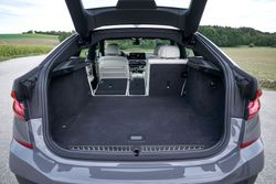 P90404194_highRes_the-new-bmw-640i-xdr