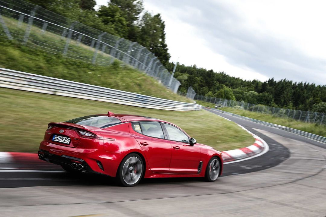 Kia-Stinger-at-Nurburgring_5