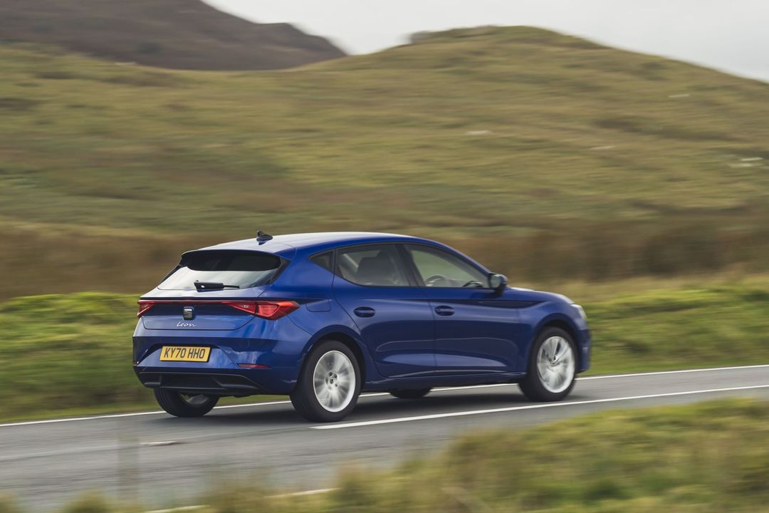 Small-35510-SEATLeonkeepsWhatCarAwardinthefamily