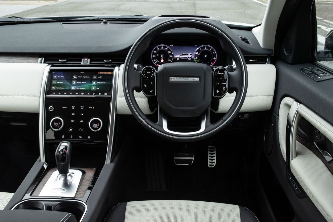 LR_DS_PHEV_FUJI_WHITE_INTERIOR_211020_004