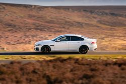 Jag_XF_21MY_Driving_270121_0431