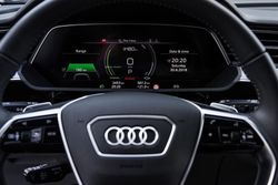Audi e-tron Cockpit