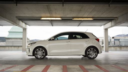 Kia-Rio-Gold-2017-4-von-13