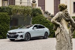 P90506443_highRes_the-new-bmw-i5-edriv