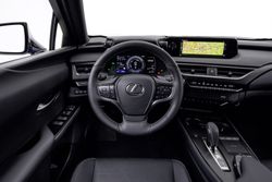 69736-lexus-ux-ev-135