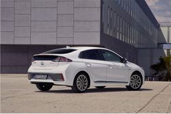 hyundai-new-ioniq-electric-12