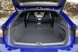 DB2021AU00183_medium