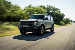 FordBronco_CGrey_Dynamic_5-LOW
