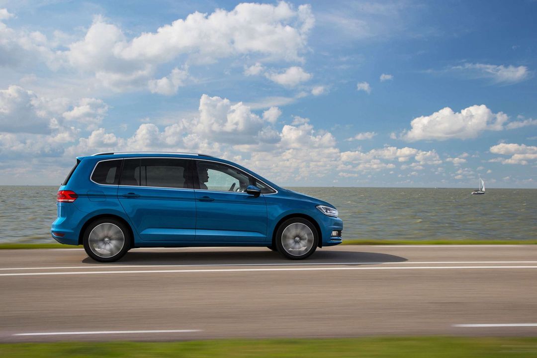 DB2015AU01085_retina_2400