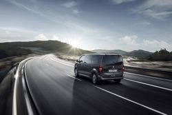 PEUGEOT_TRAVEL_2004STYP109_1