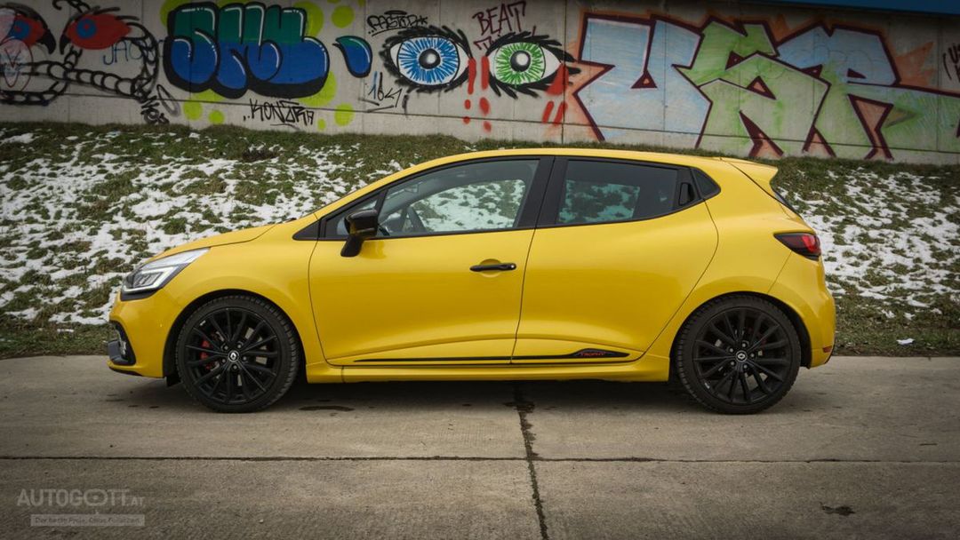 Renault-Clio-RS-220-Trophy-8