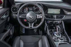 fca_germany_alfa_romeo_giulia_quadrifoglio_my2020_063-5ed6059fd7bec