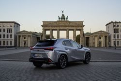 78811-lexusux250h2023006