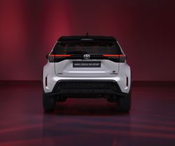 77864-2022yariscrossgrsext007-web-lr