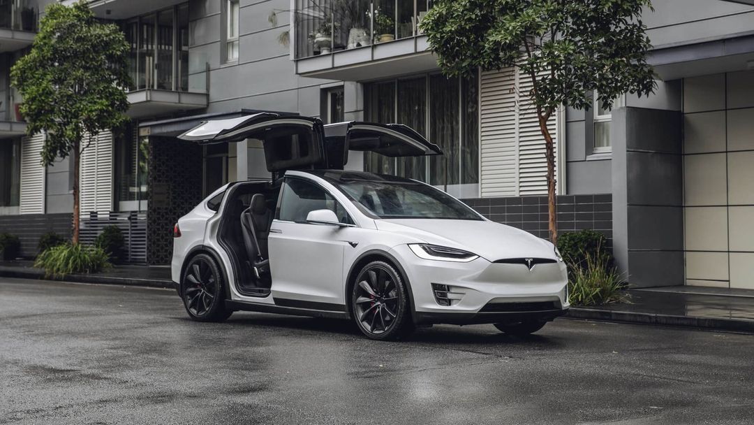 Das Tesla Model X ist der erste Elektro SUV der Marke.