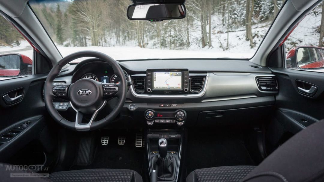 KIA-Stonic-TGDI-Gold-19