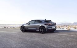 Jag_I-PACE_22MY_Black_Exterior_20.04.21_002