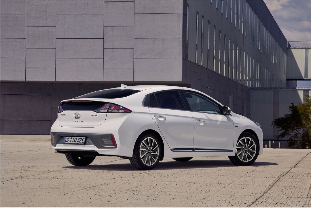 hyundai-new-ioniq-electric-12