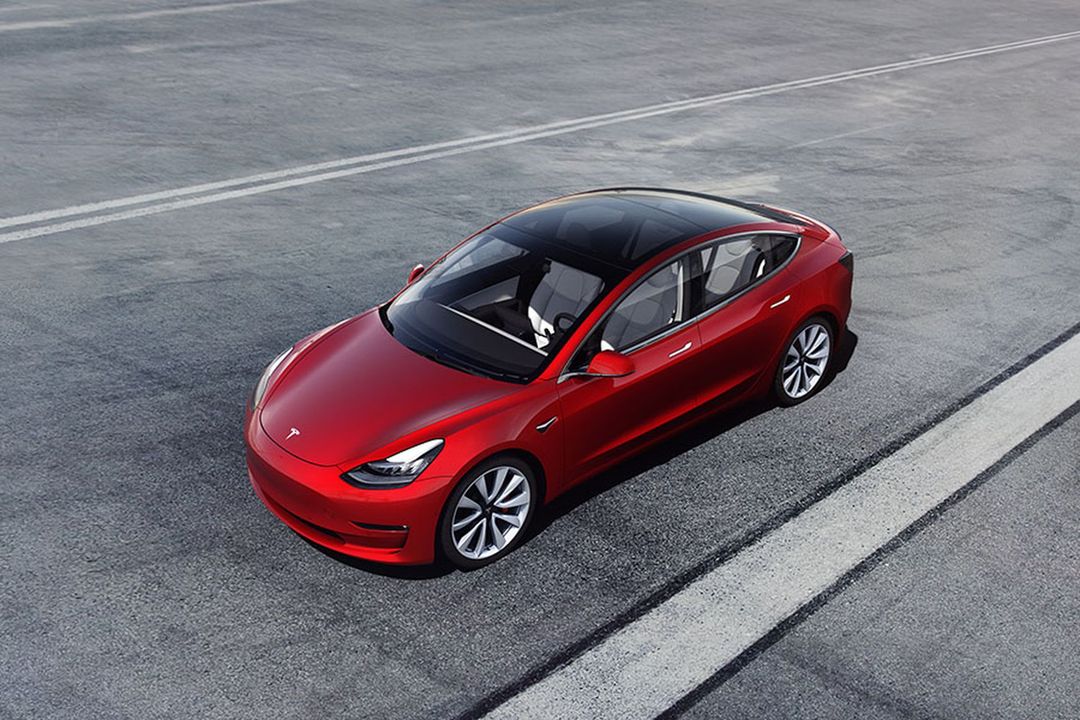 Das Tesla Model 3 ist ein kompaktes Elektroauto.