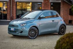 201109_F_Neuer_Fiat_500_Cabrio_001