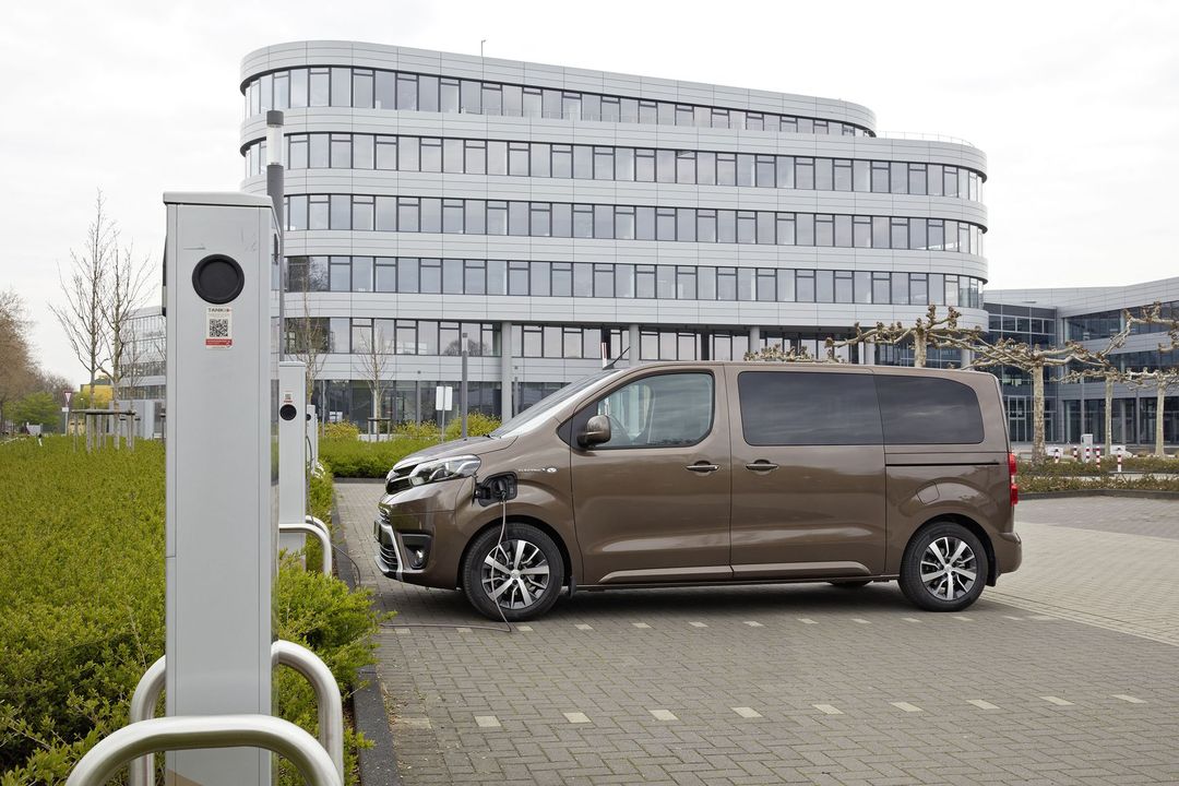 71845-toyota-proace-verso-075