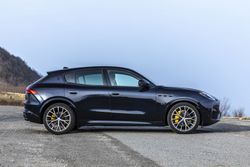 Medium-19415-MaseratiGrecaleModenaBluNobile