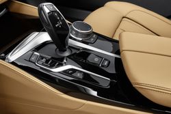 P90389080_highRes_the-new-bmw-540i-sed