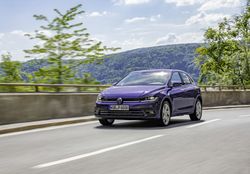 DB2021AU00726_medium