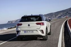 DB2022AU00088_medium