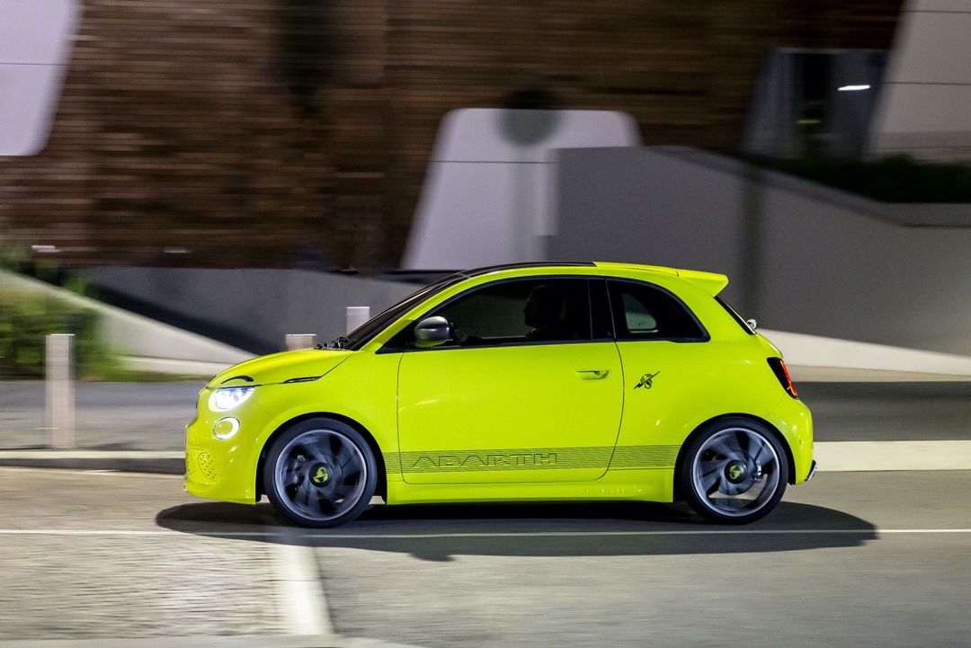 Abarth500e (2)